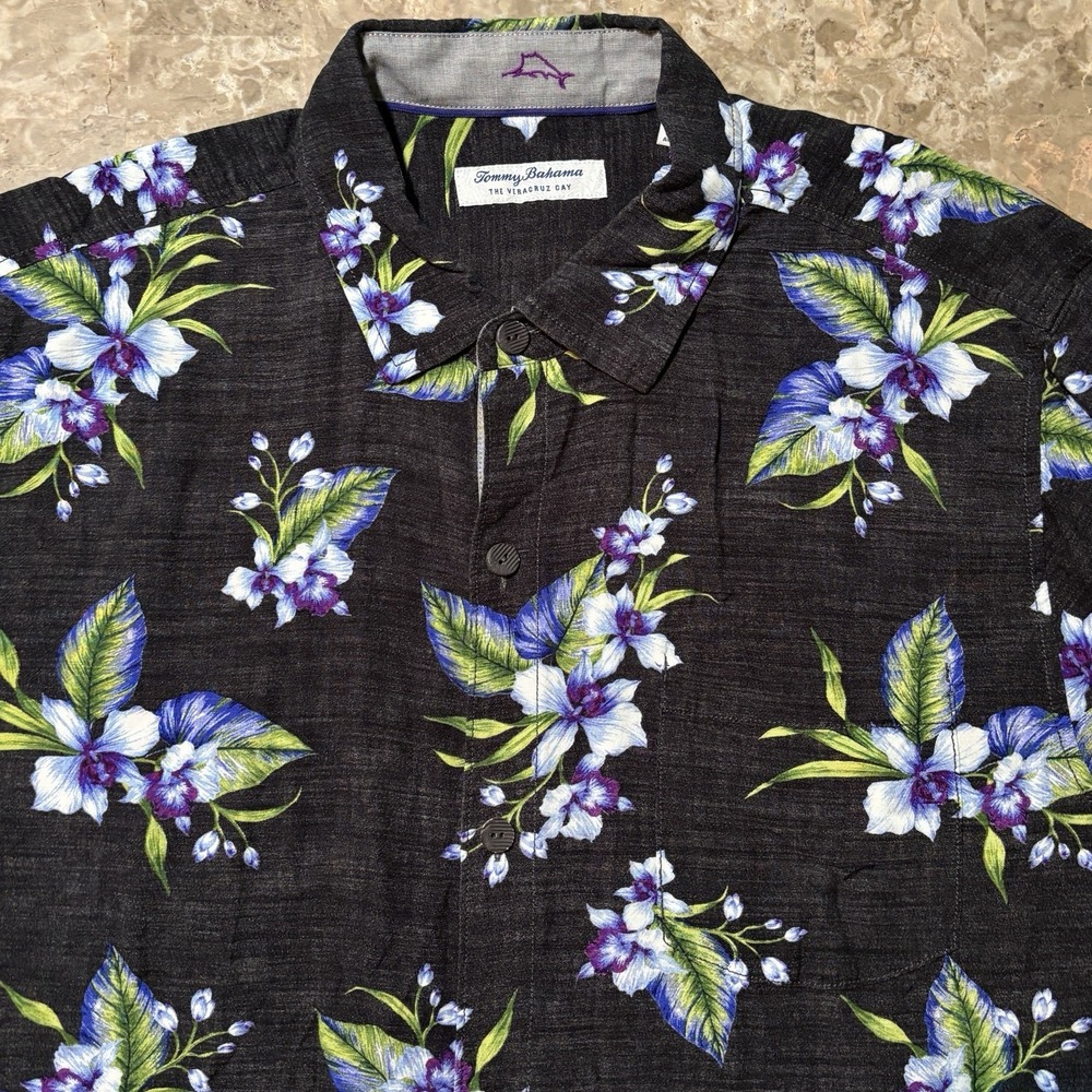 Tommy Bahama Shirt Mens XL The Veracruz Cay Black Hibiscus Floral Hawaiian